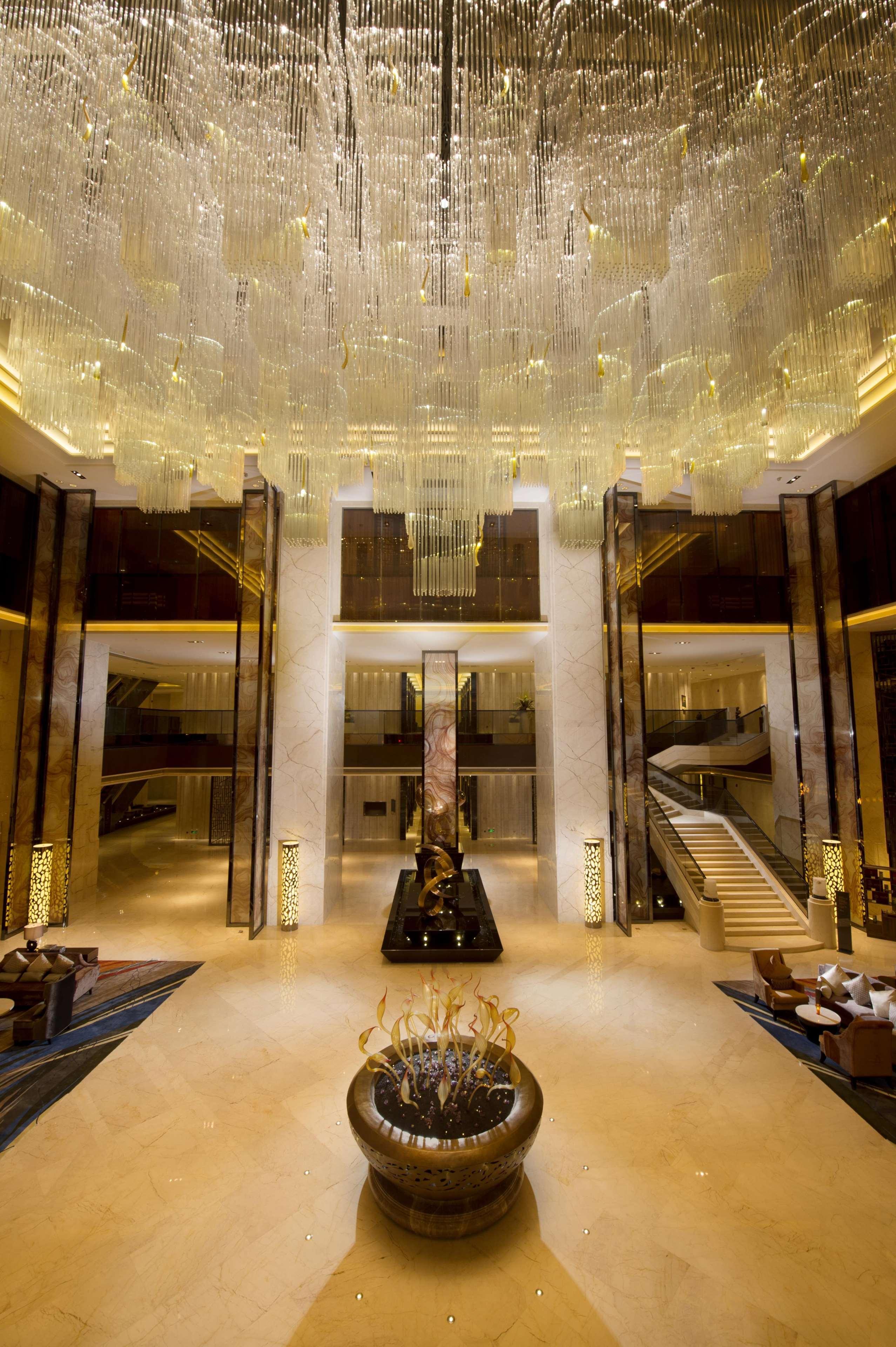 Hilton Zhongshan Downtown Exteriör bild
