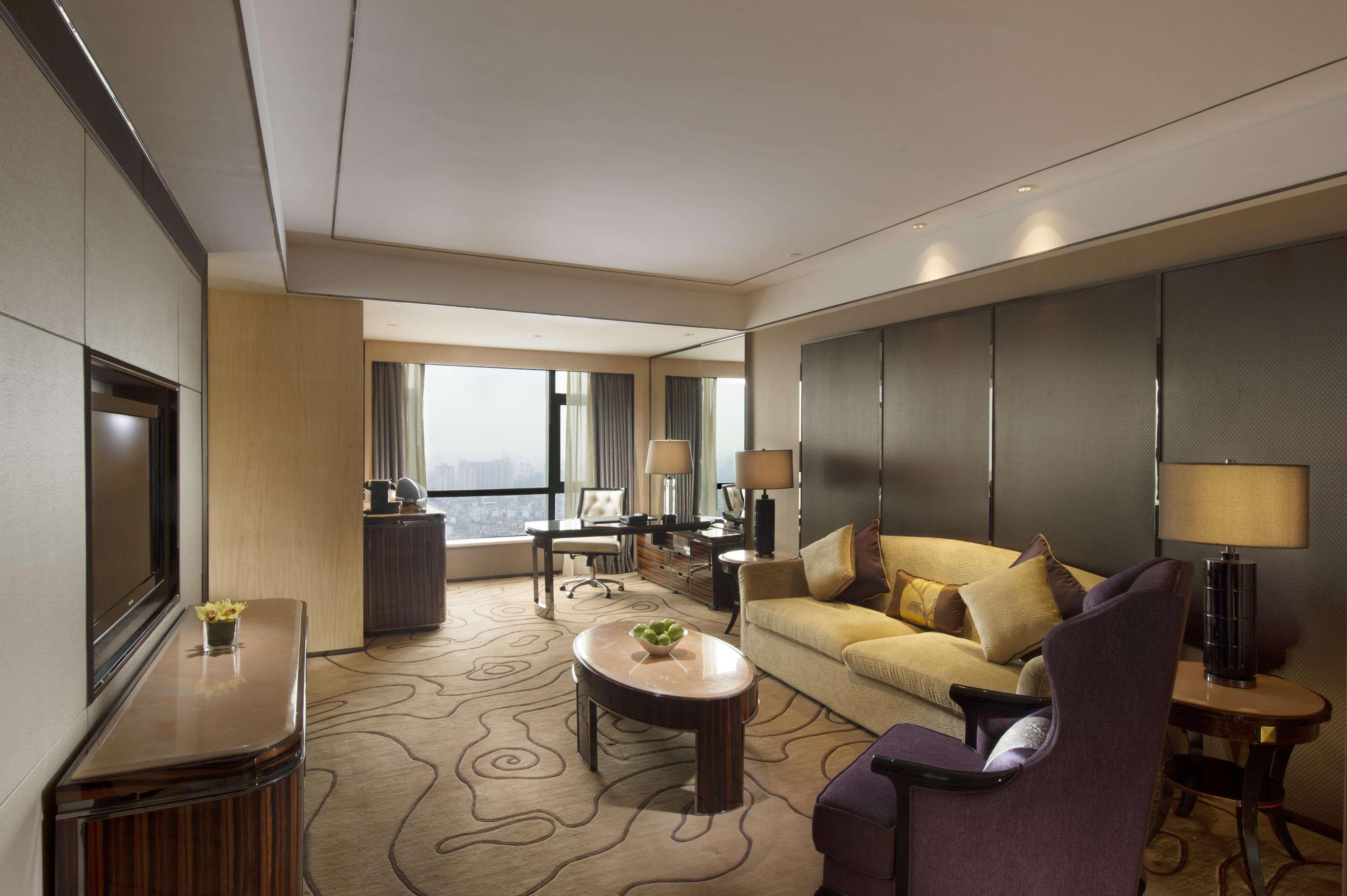 Hilton Zhongshan Downtown Exteriör bild