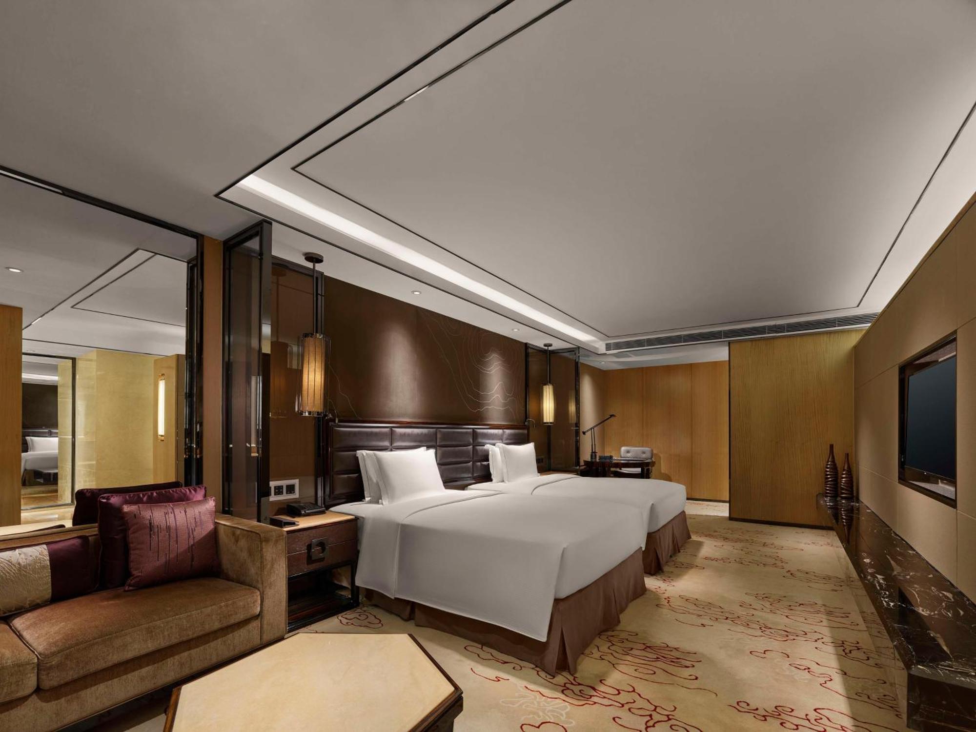 Hilton Zhongshan Downtown Exteriör bild